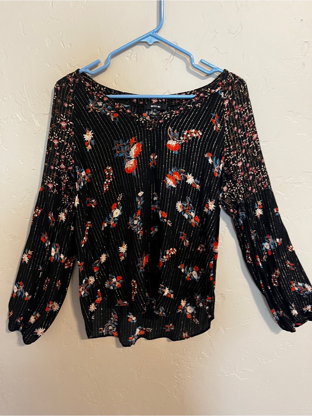 Miss Me Women's Black Floral Lurex Peasant Blouse.  Small